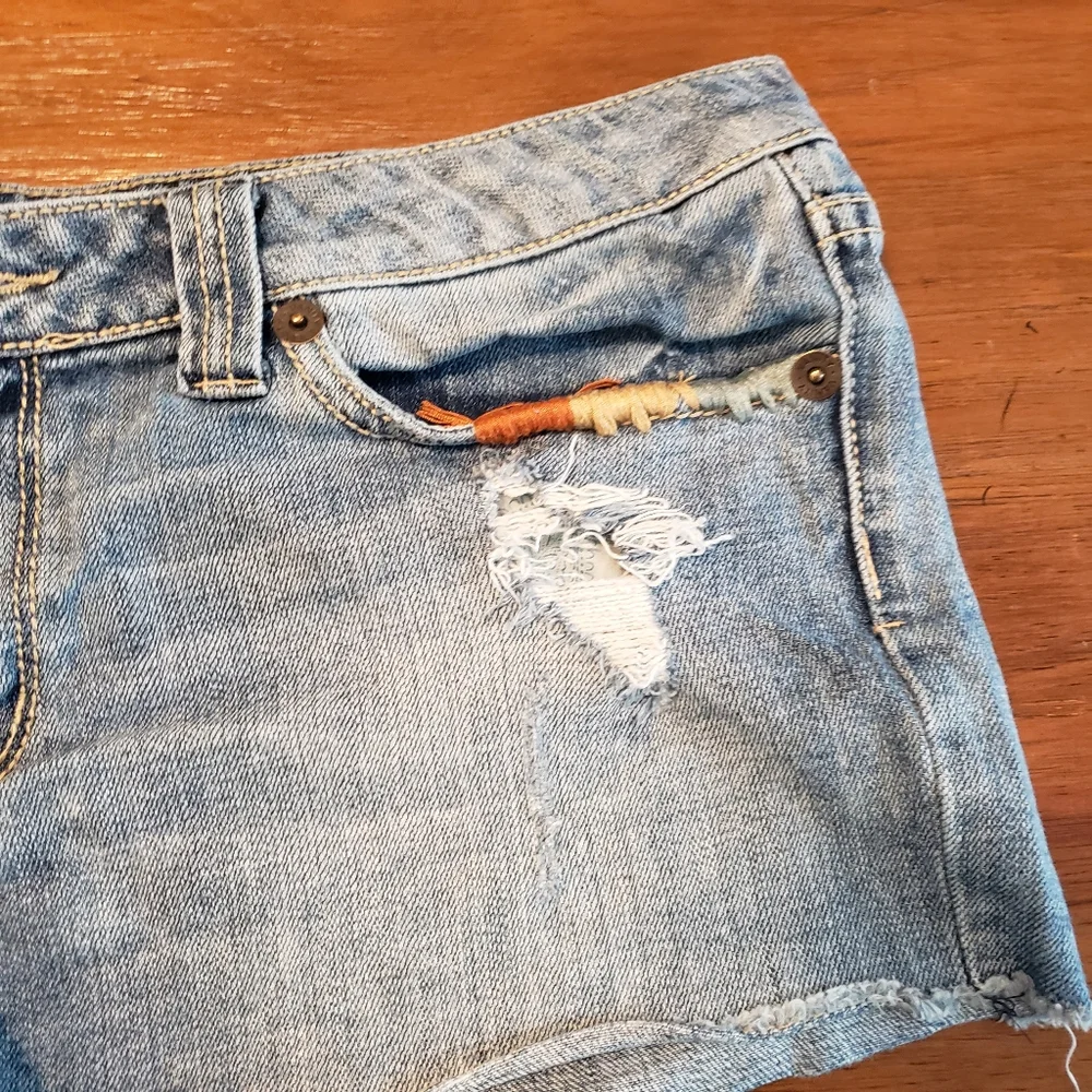 Y2K Vanity Shorts Womens Size 28 Blue Denim Stretch Distress Shorts‎